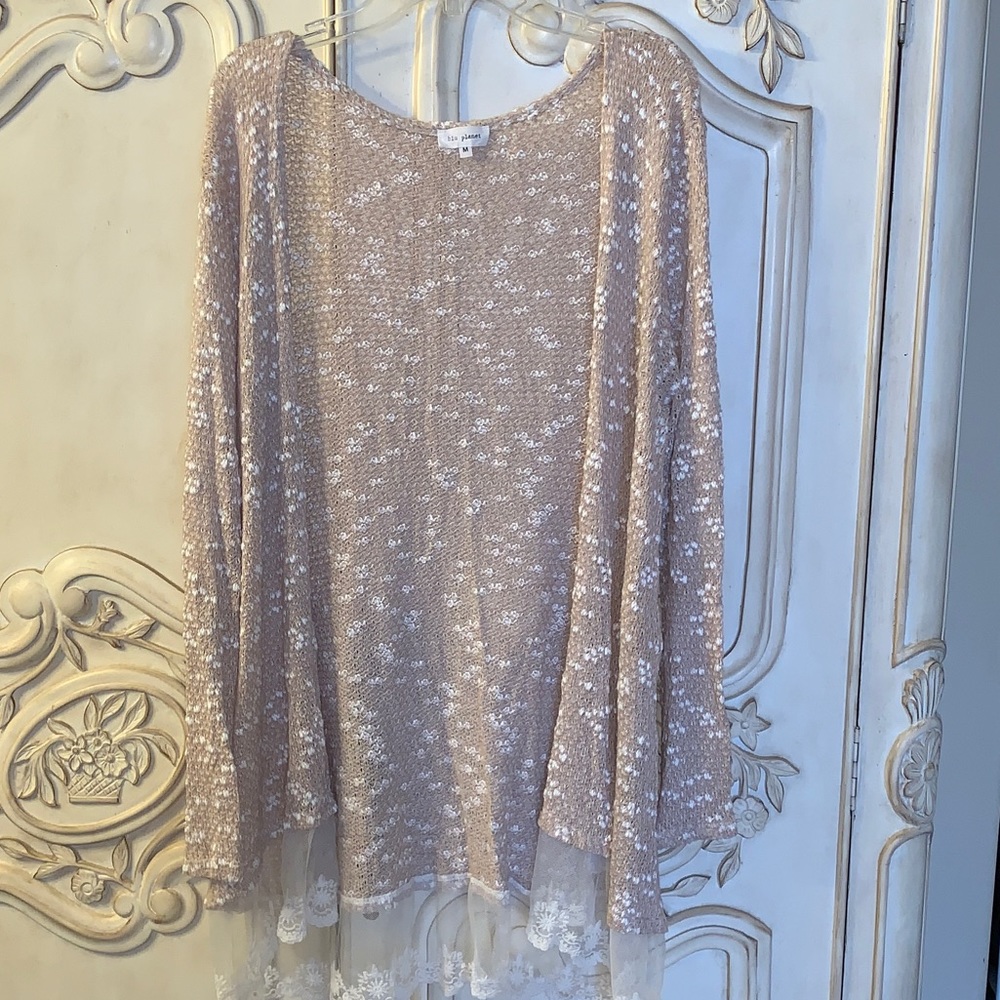 Blu Planet tan lightweight sweater with lace bottom. M